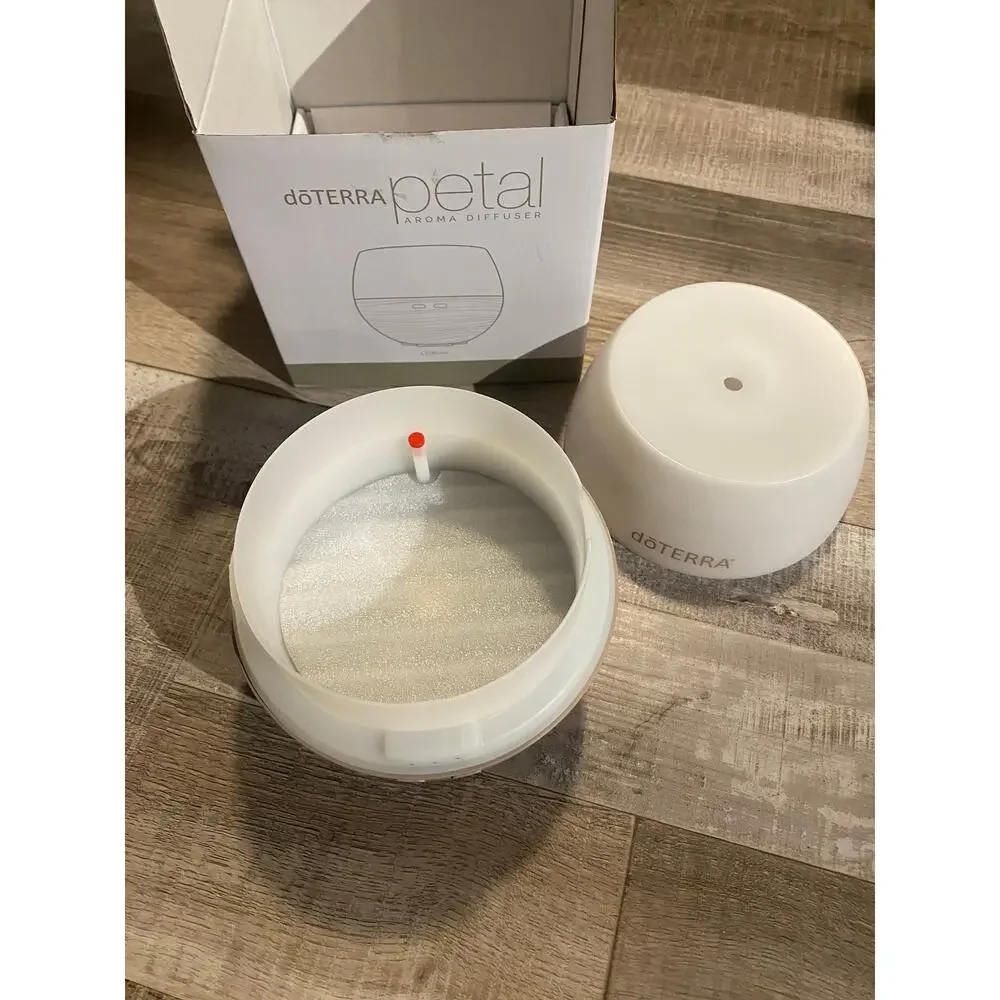 doTERRA Petal Essential Oil Diffuser White Aroma Device - Picture 5 of 13